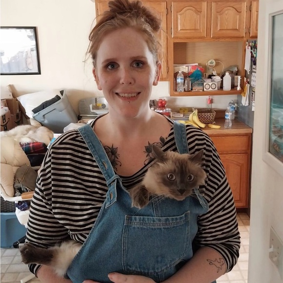 Meet your Posher, Krista - Picture 1 of 2